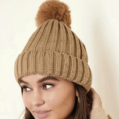 shape2you-muts-beanie-furry-pompon-beige