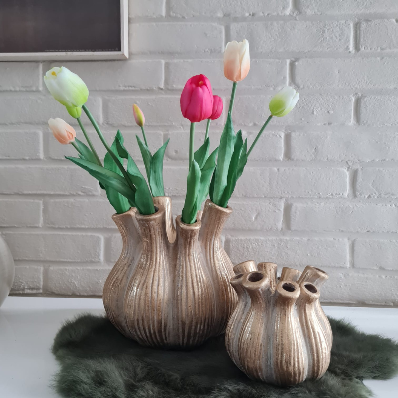 shape2you-countryfield-tulpenvaas-bol-goud-met-tulpen