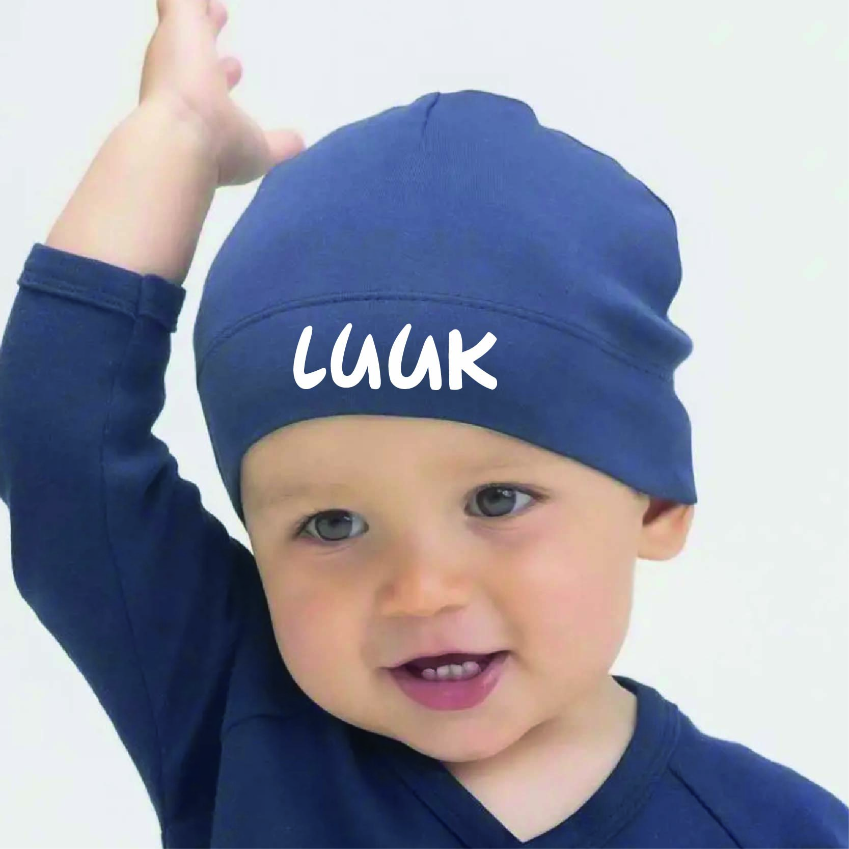 shape2you-babybugz-babymuts-met-eigen-naam-of-tekst-bedrukken