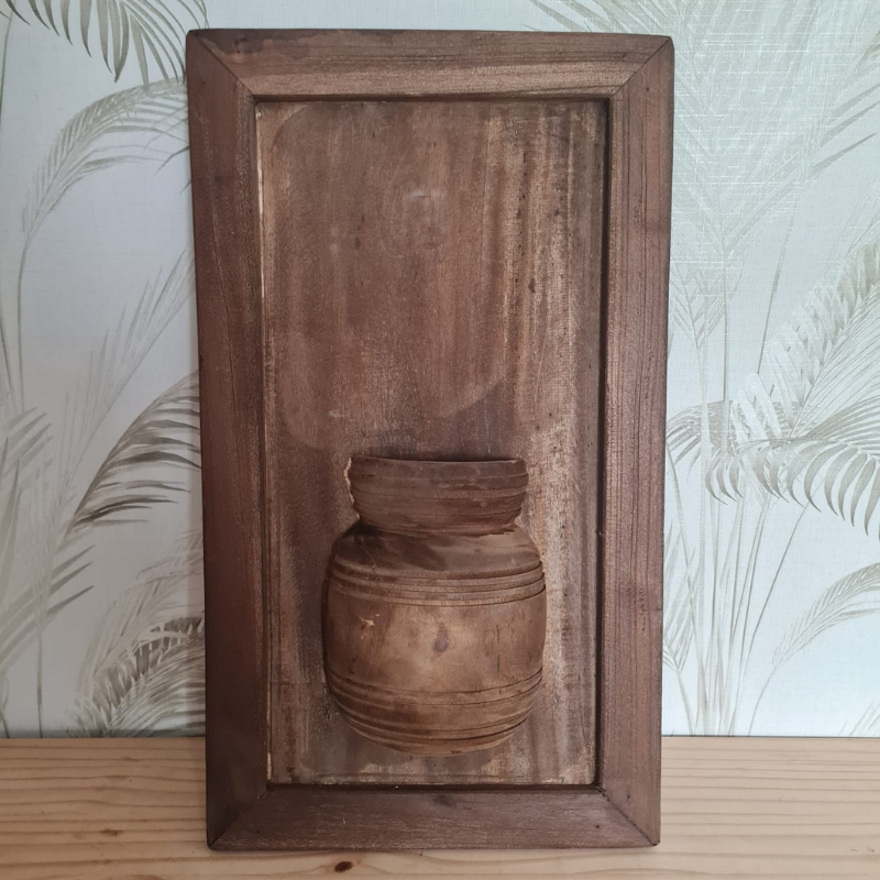 shape2you-bruin-houten-wandbord-met-pot-wanddecoratie-aan-muur